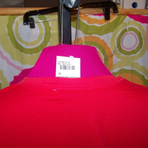 The Office NWT Christmas SS T-Shirt Sz M - Picture 6 of 6